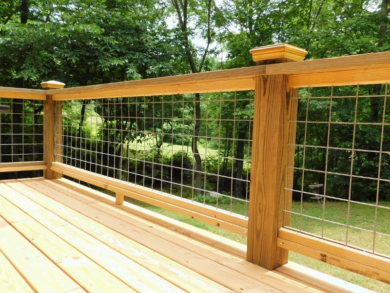 A Cost-Conscious "See Through" Deck Railing Made with ...